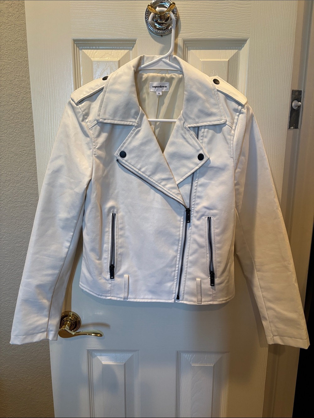 Superdown Revolve White Vegan Leather Moto Jacket with Black Hardware size Small